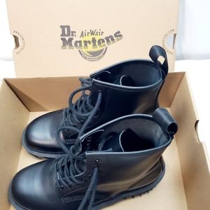 New Dr Martens SZ 8
